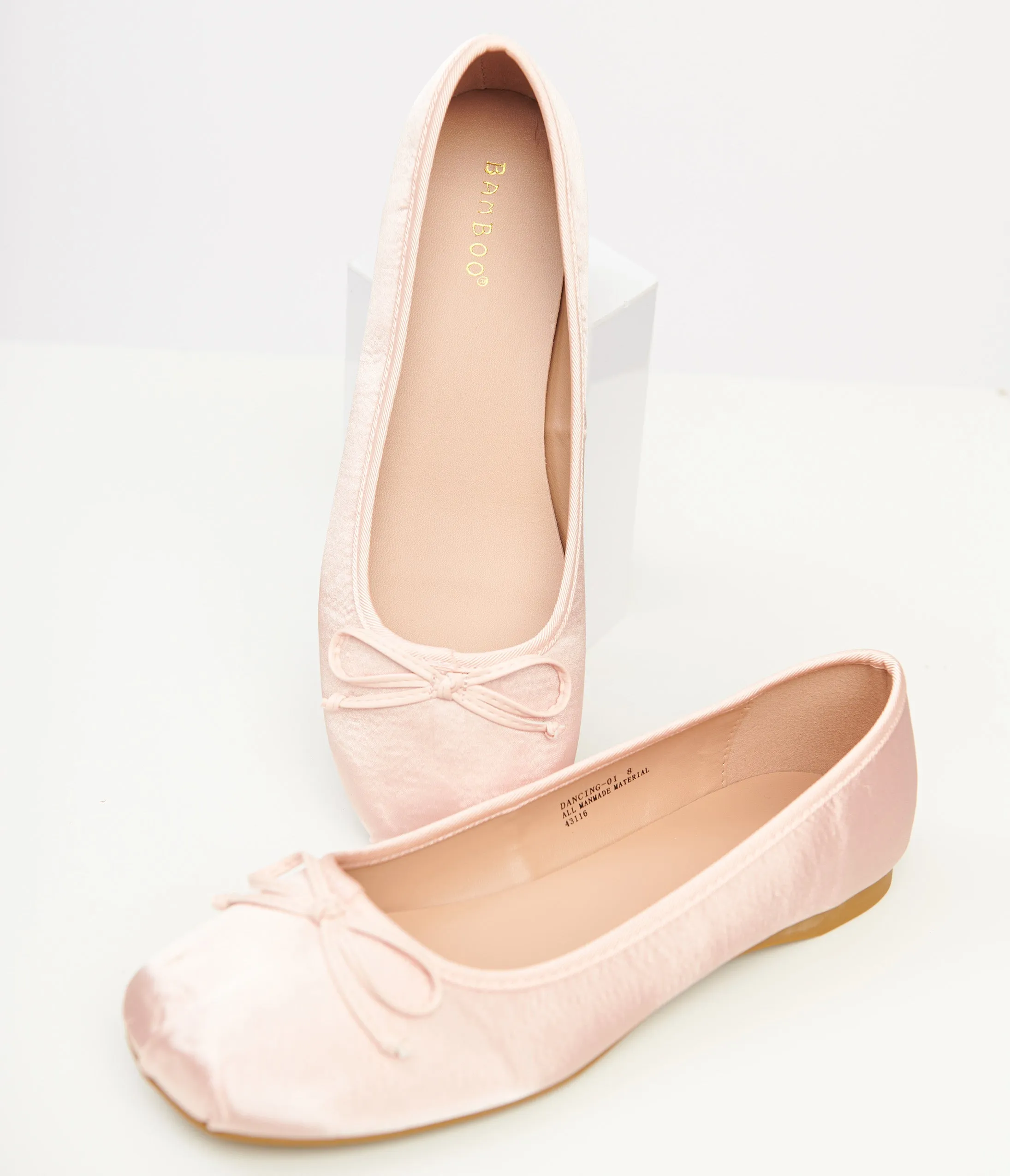 1960s Light Pink Satin Ballet Flats