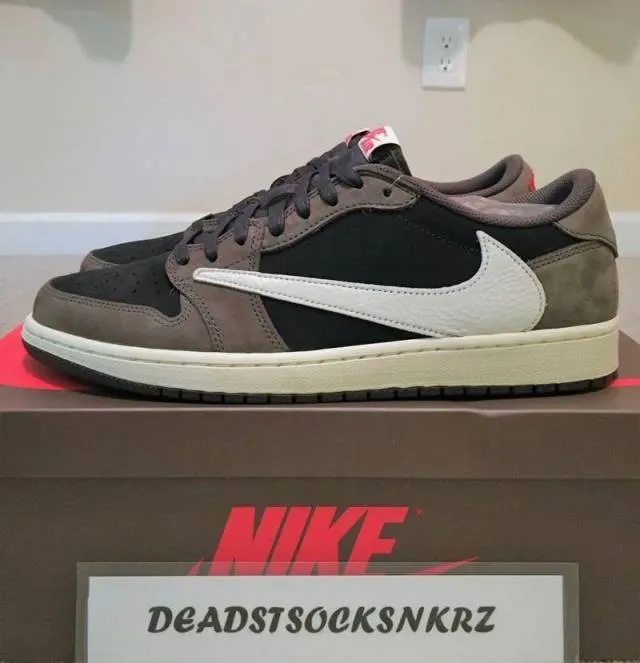 2019 Nike Air Jordan 1 Low OG SP Travis Scott Cactus Jack Mo