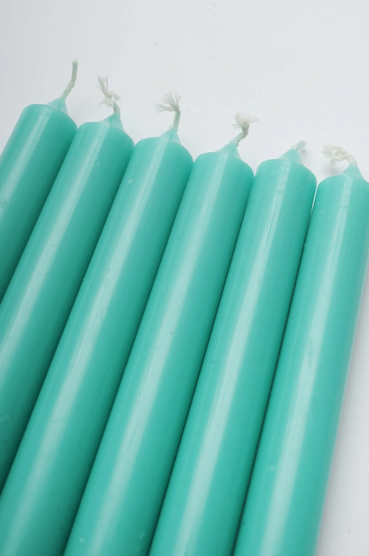 Box of 12 Vert Menthe Dinner Candles