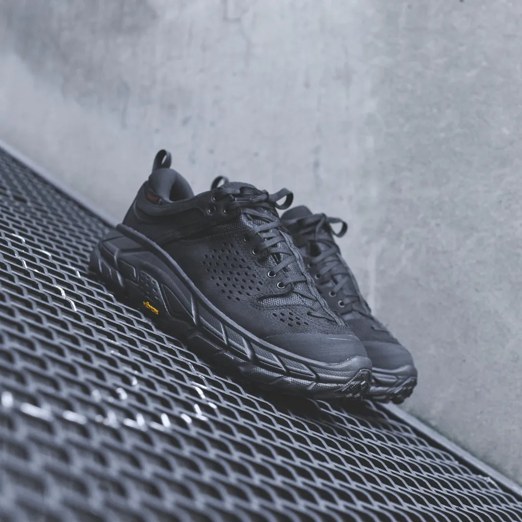 HOKA     x eg tor ultra low