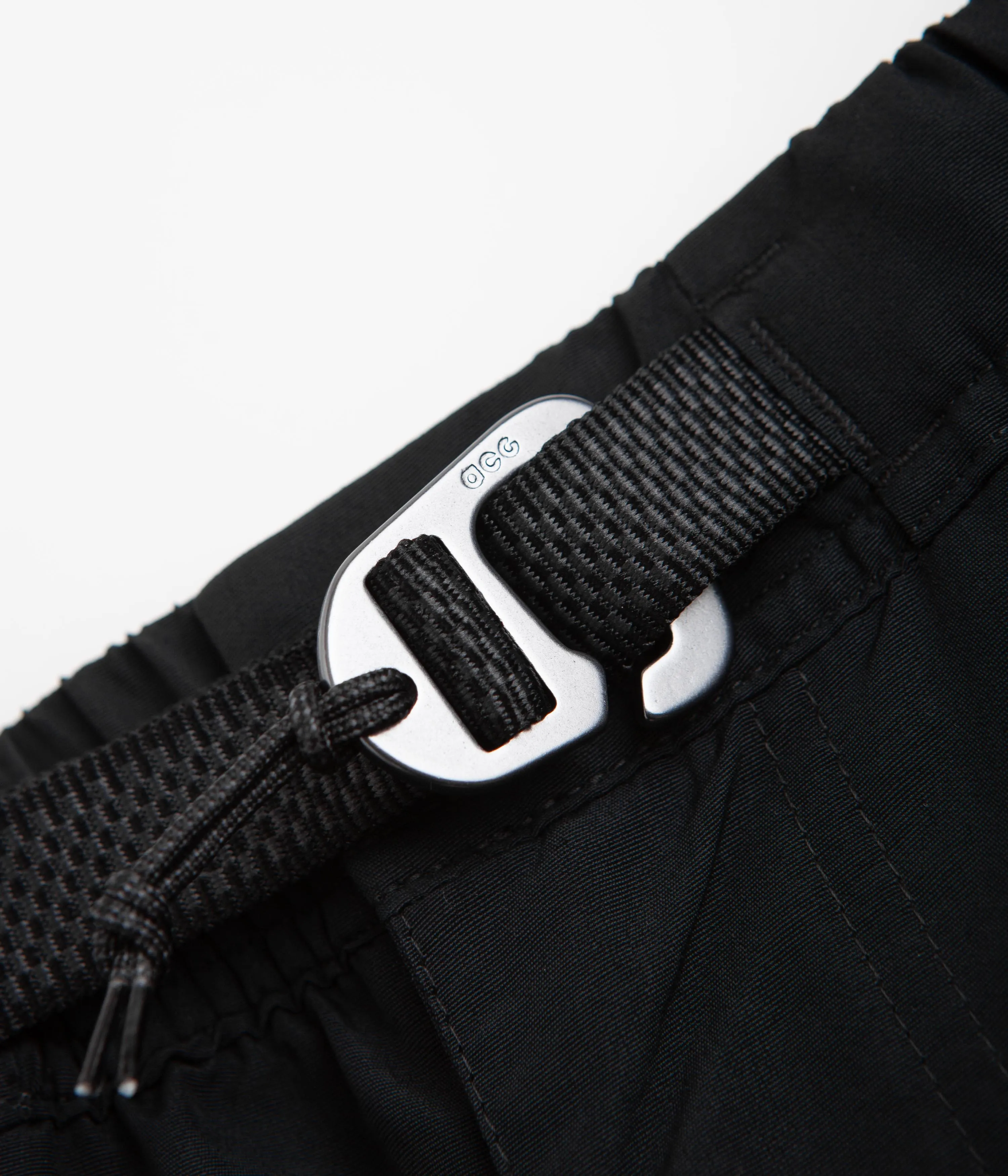 Nike ACG Snowgrass Cargo Shorts - Black / Anthracite / Summit White