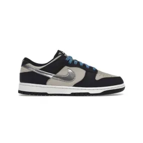 Nike Women's Dunk Low (Starry Laces/ Light Bone/ Metalli...